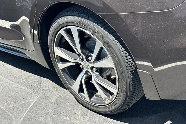 Used 2017 Bronze Nissan 3.5 SL image 4