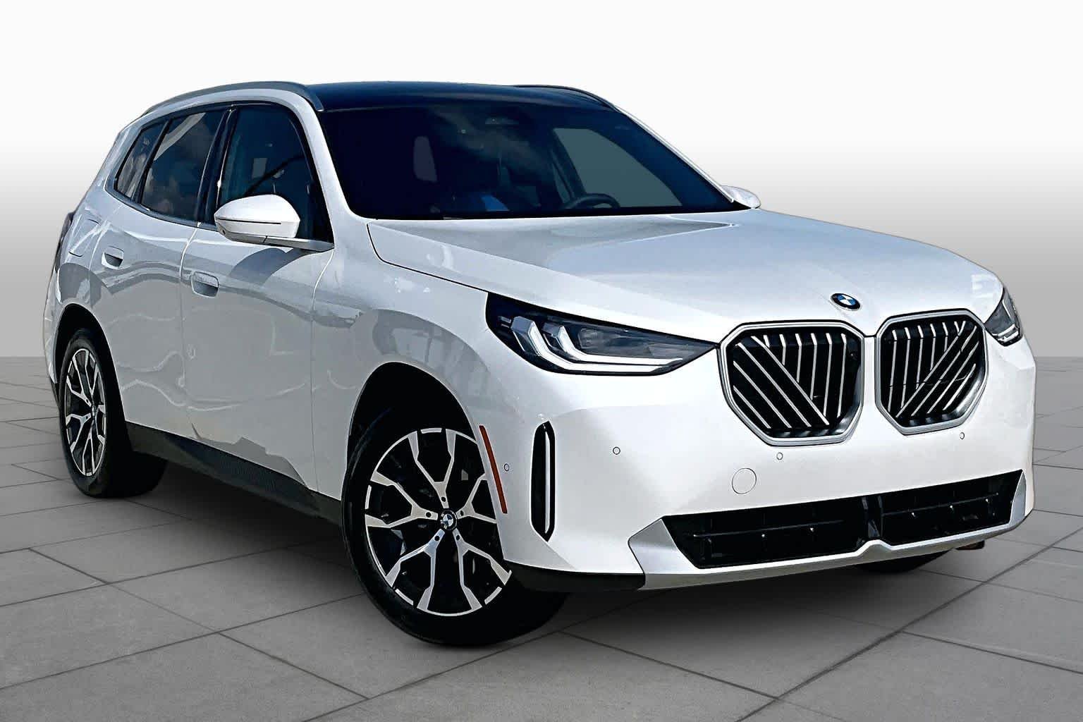 Used 2026 Mineral White Metallic BMW 30 xDrive image 2