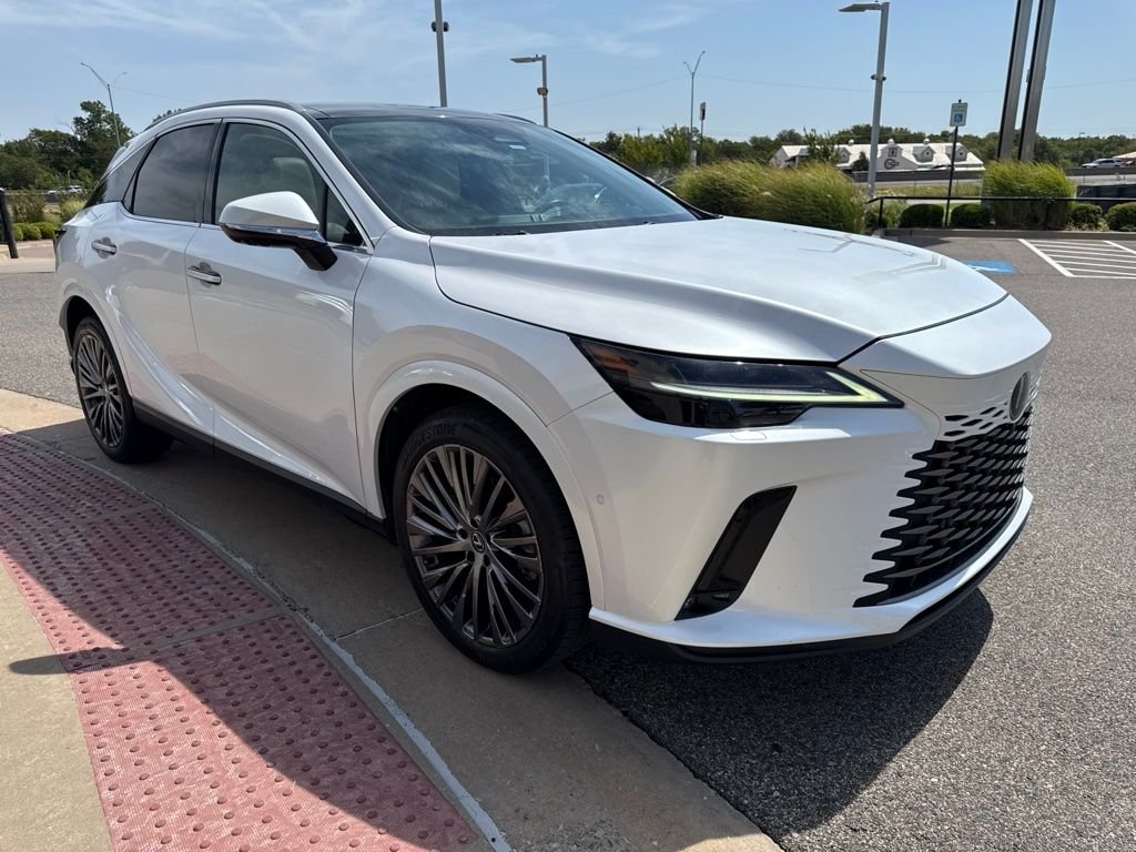 Used 2024 White Lexus 350 Luxury image 3