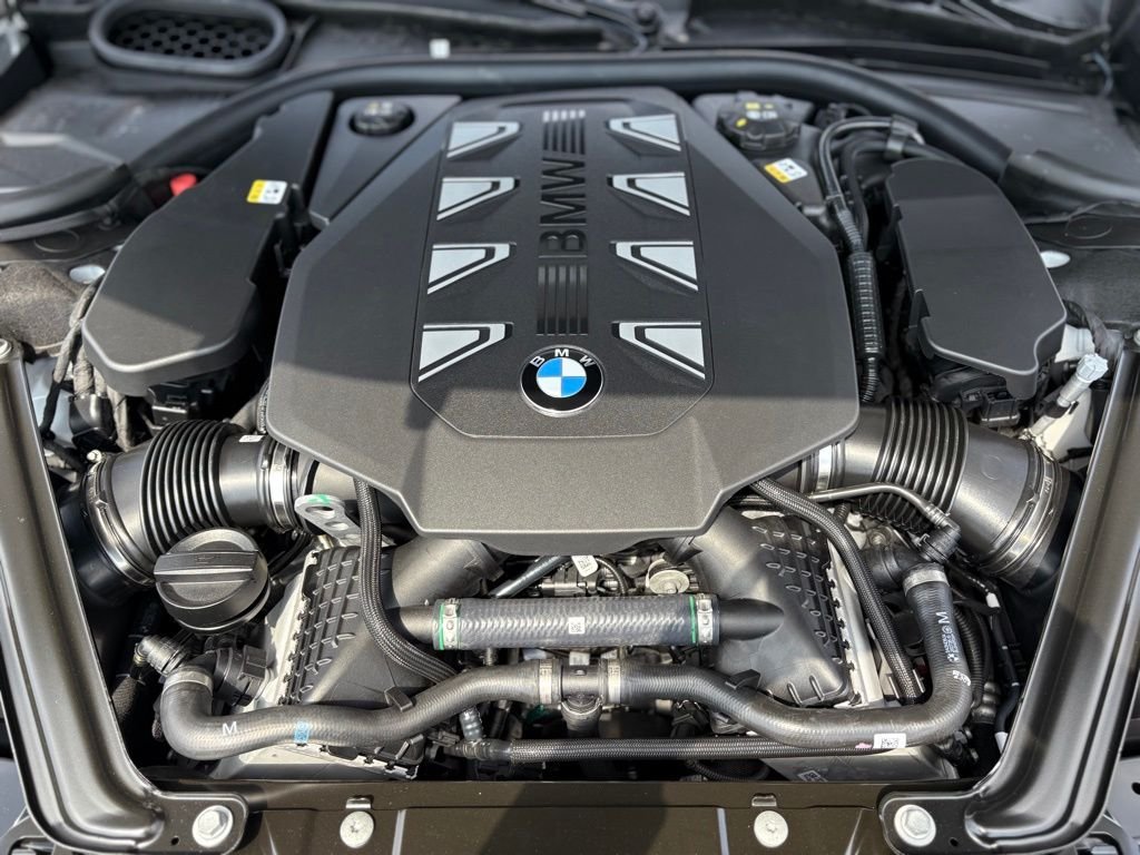 2025 BMW 7 Series 760i - Photo 25