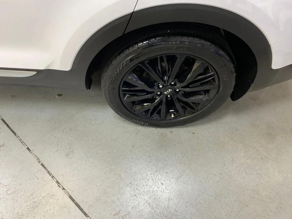 Used 2021 White Kia SX image 12