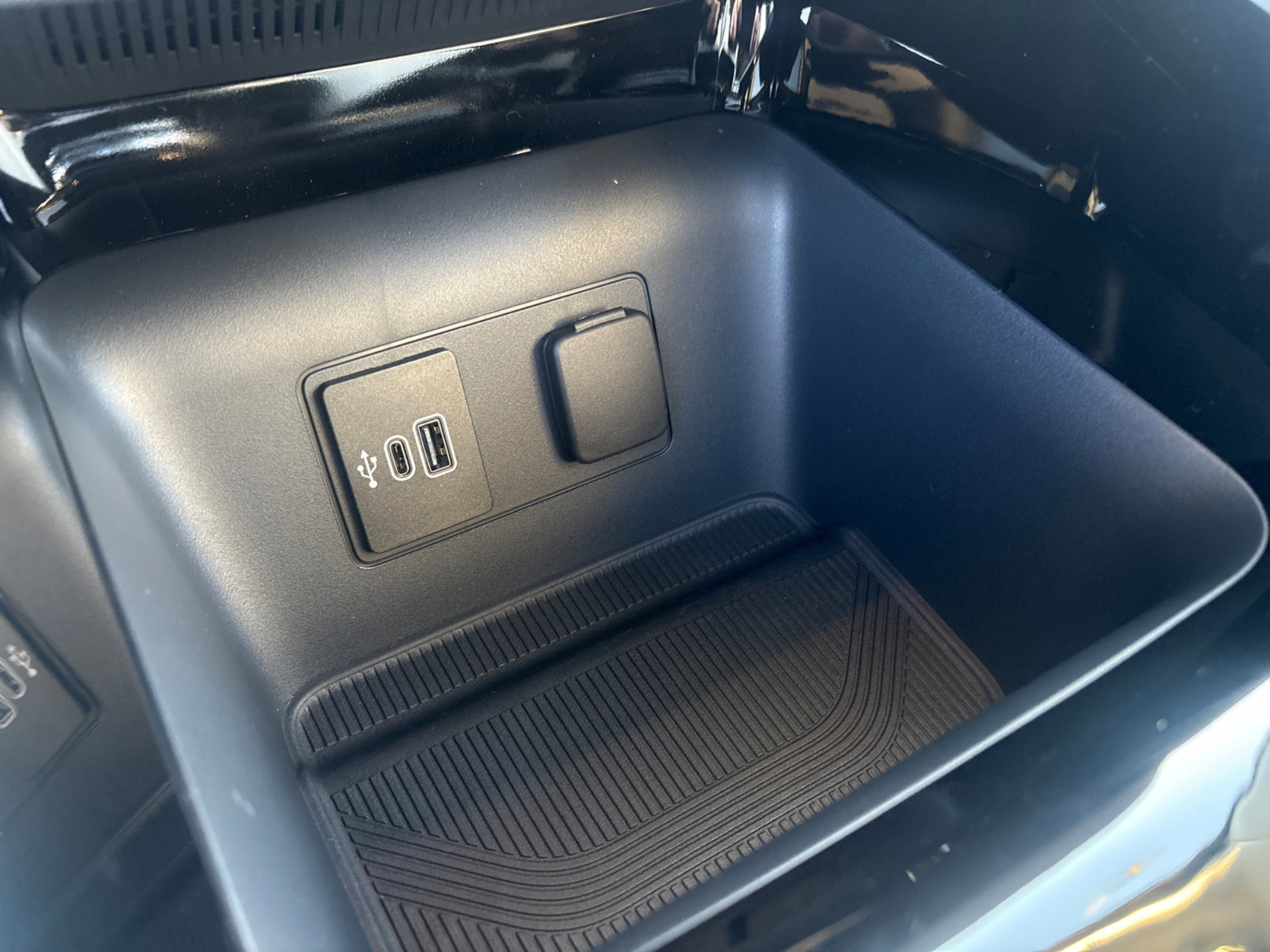 2026 Ford Explorer Platinum - Photo 24