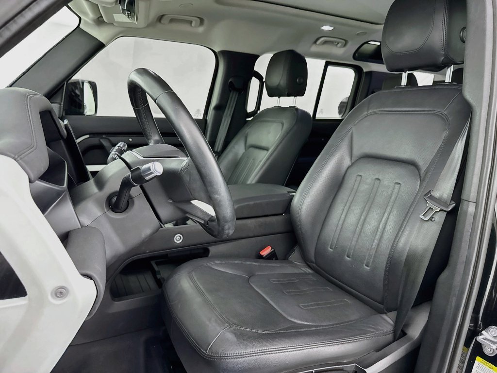 Used 2022 Black Land Rover S image 21