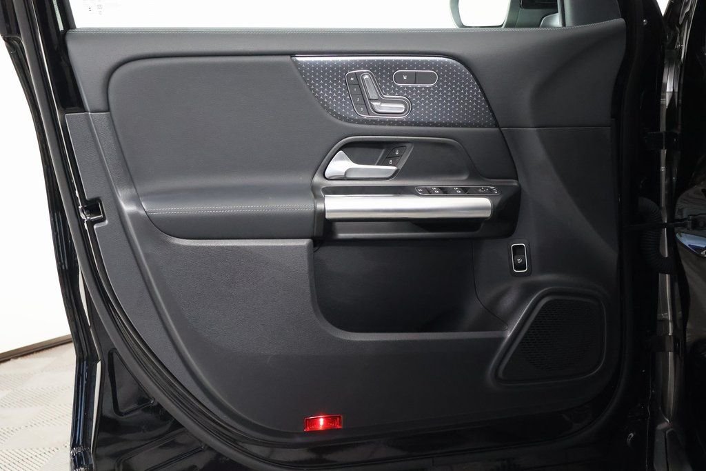 Certified Used 2026 Night Black Mercedes-Benz GLA 250 image 12