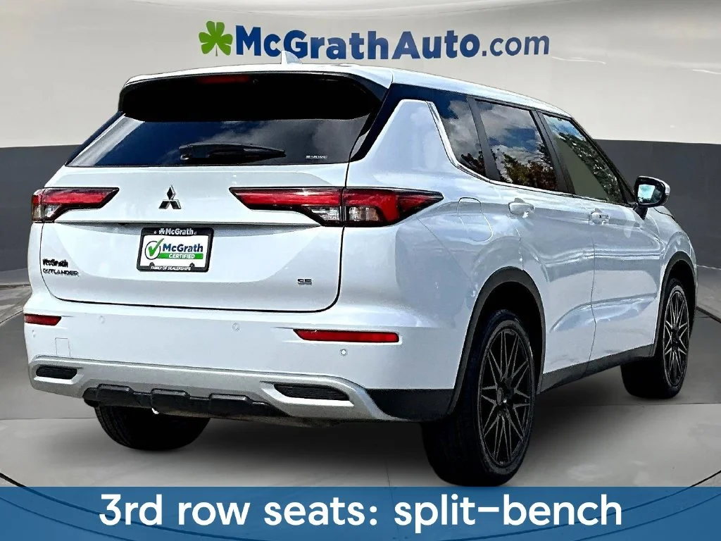 Used 2024 White Mitsubishi SE image 8