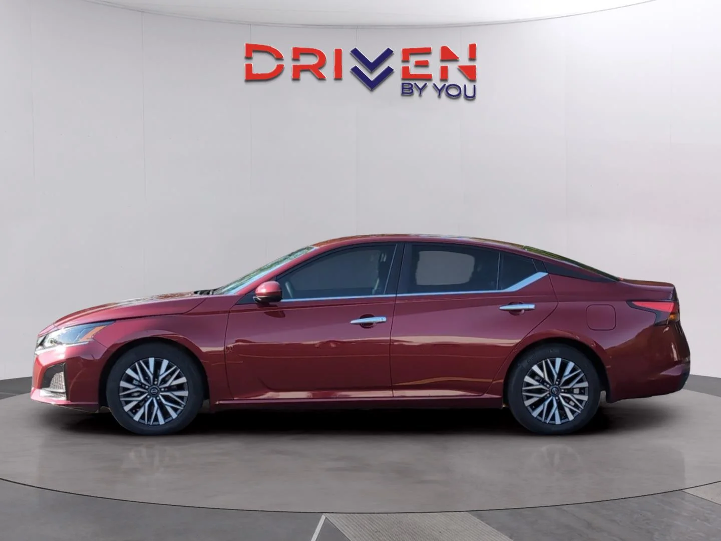Used 2023 Scarlet Ember Tintcoat Nissan 2.5 SV image 2