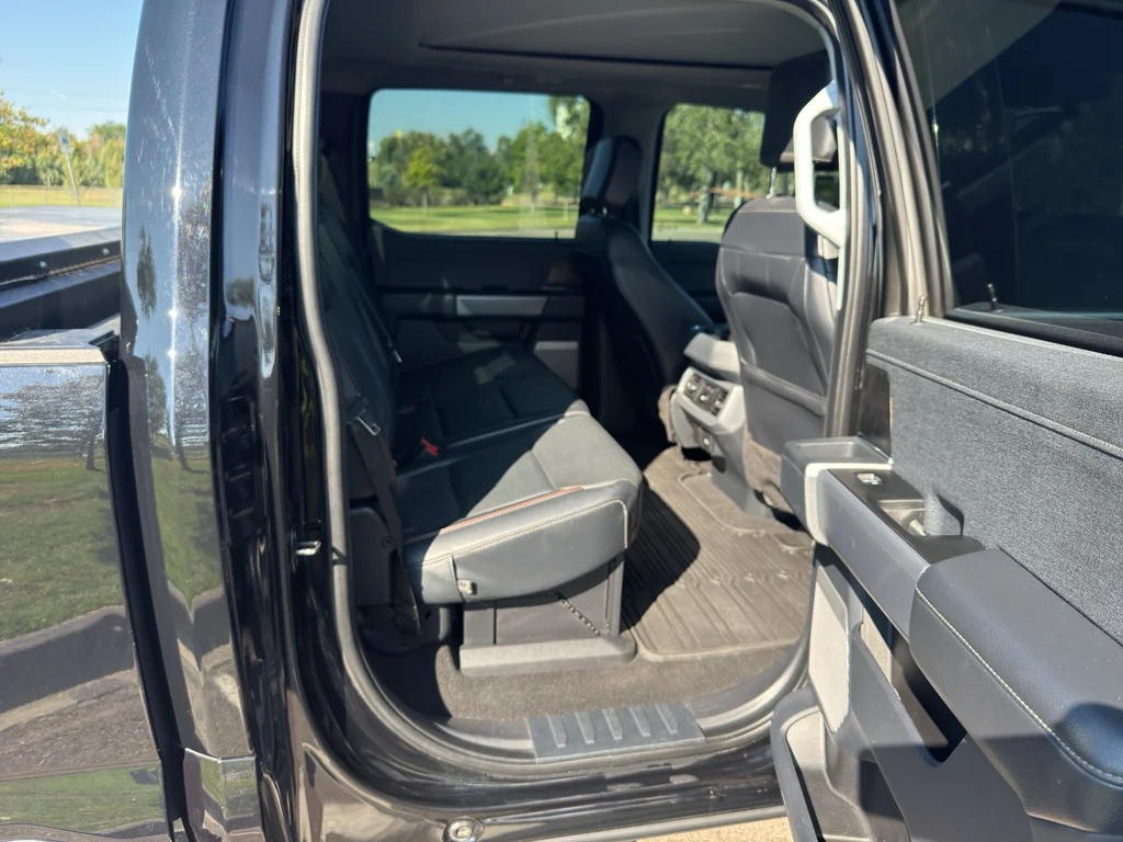 Used 2023 Agate Black Metallic Ford LARIAT image 14