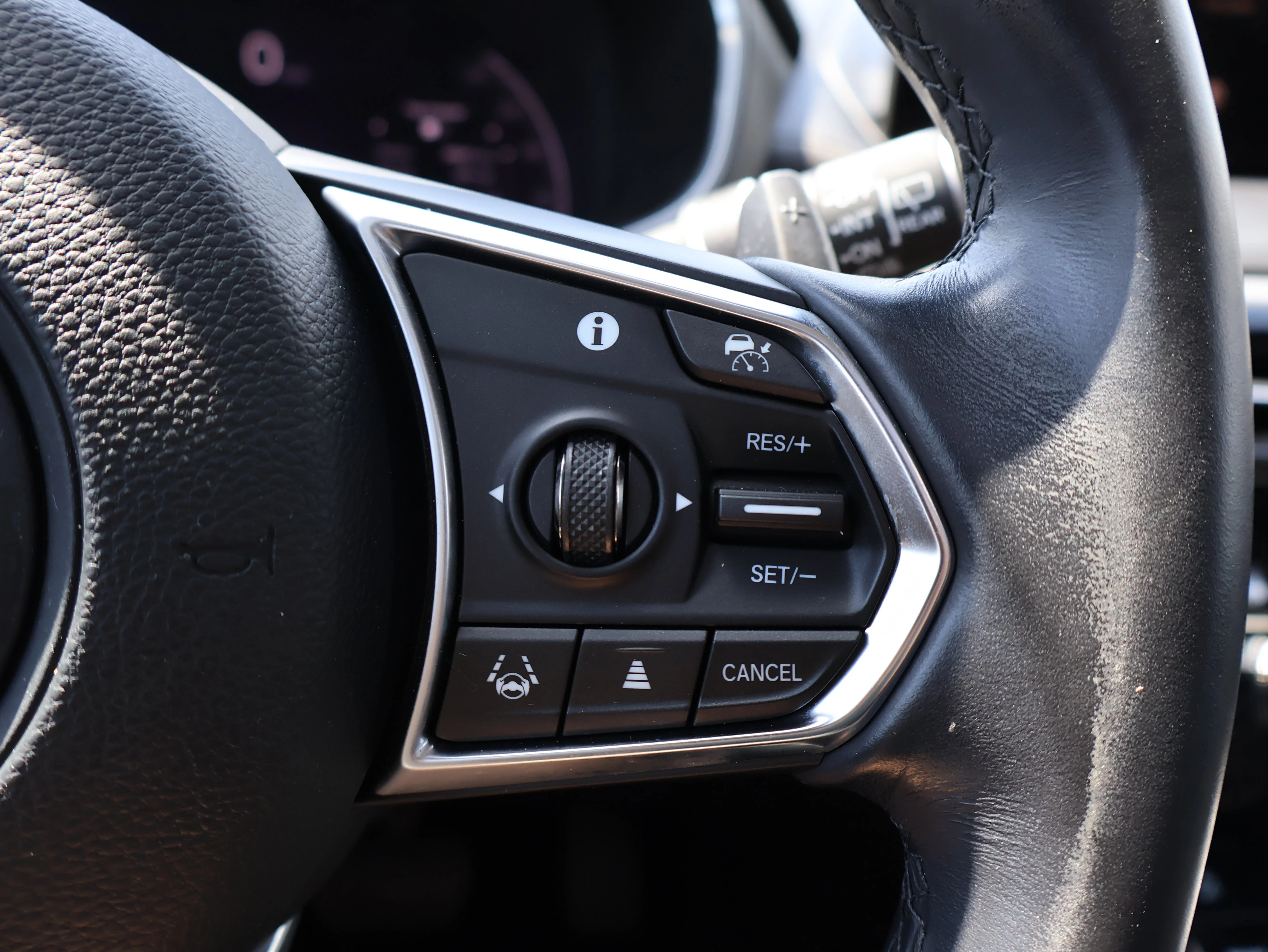 Used 2023 Liquid Carbon Metallic Acura w/Technology Package image 45