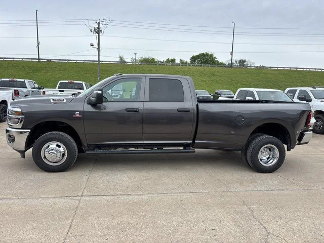 New 2026 Granite Crystal Metallic Clear-Coat Exterior Paint RAM Tradesman image 9