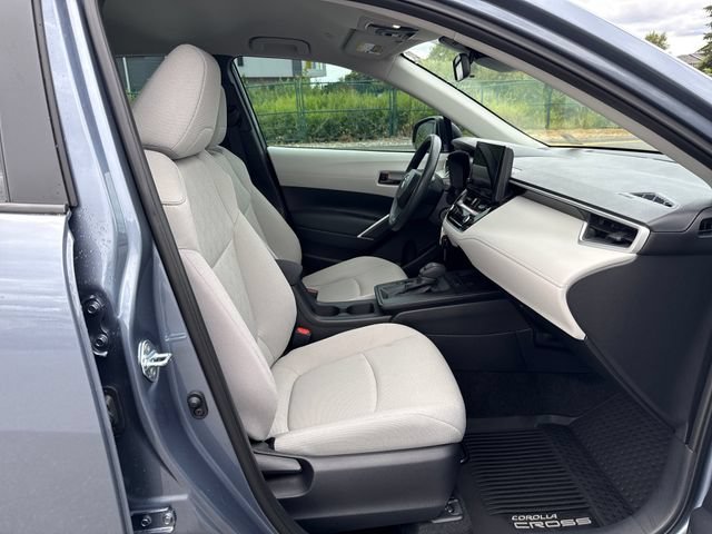 Used 2026 Celestite Toyota L image 10