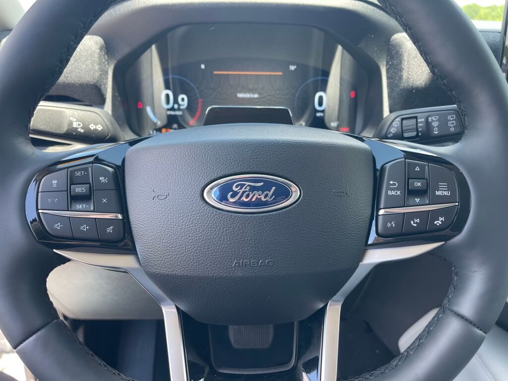 New 2026 Space White Metallic Ford Platinum image 14