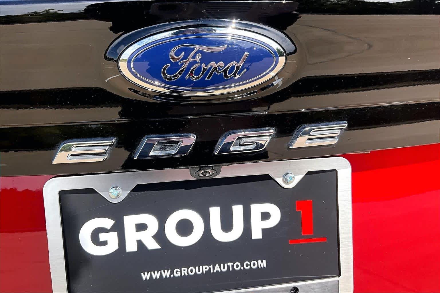 Used 2022 Rapid Red Metallic Tinted Clearcoat Ford SEL image 10