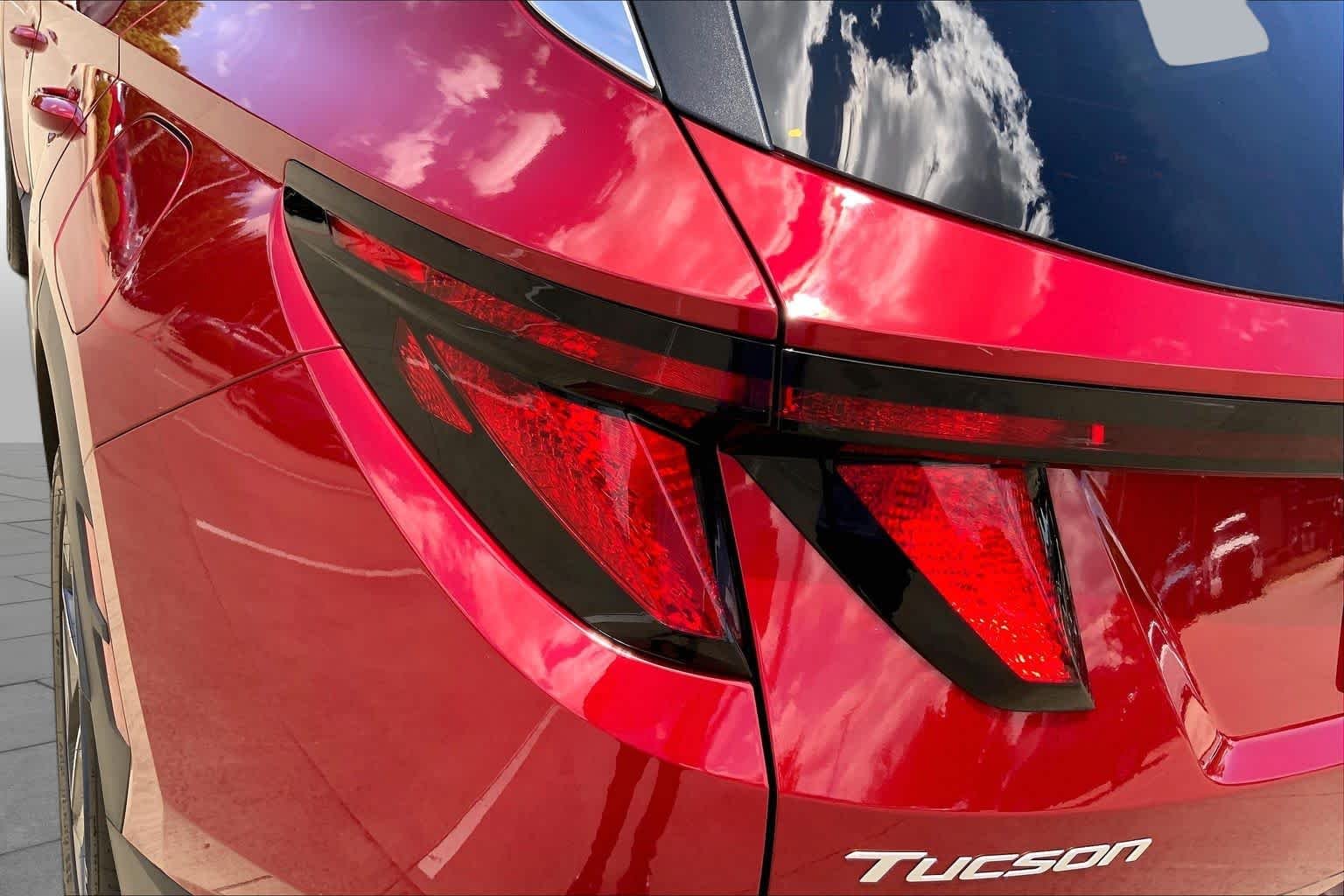 Used 2025 Ultimate Red Hyundai SEL image 26