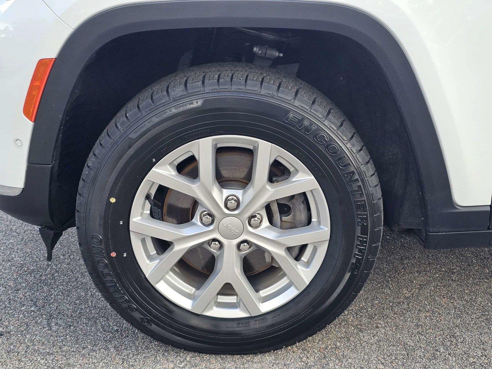 Used 2023 Bright White Clearcoat Jeep Limited image 13