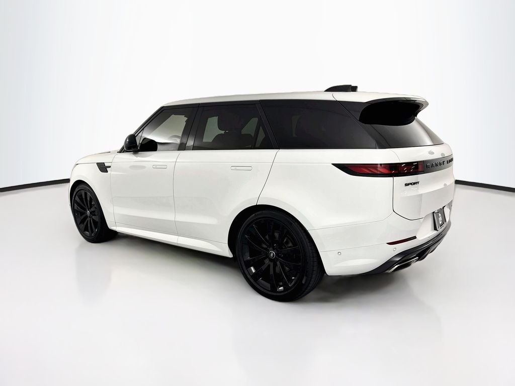 Used 2025 White Land Rover Dynamic SE image 7