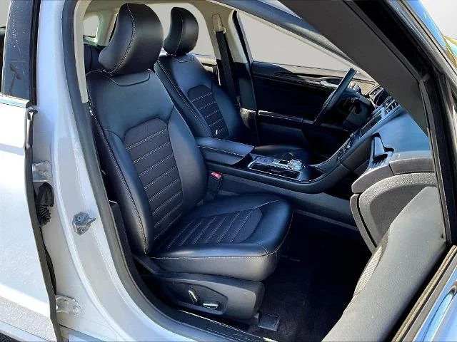 Used 2018 Oxford White Ford SE image 73
