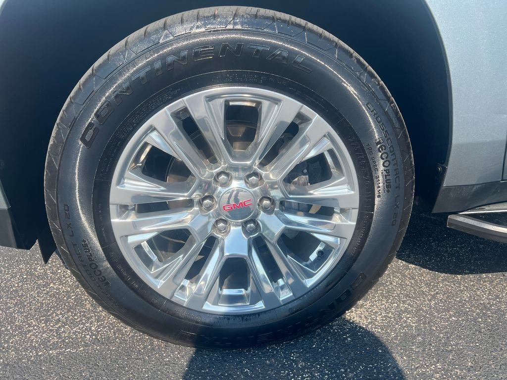 Used 2025 Silver GMC Denali image 11