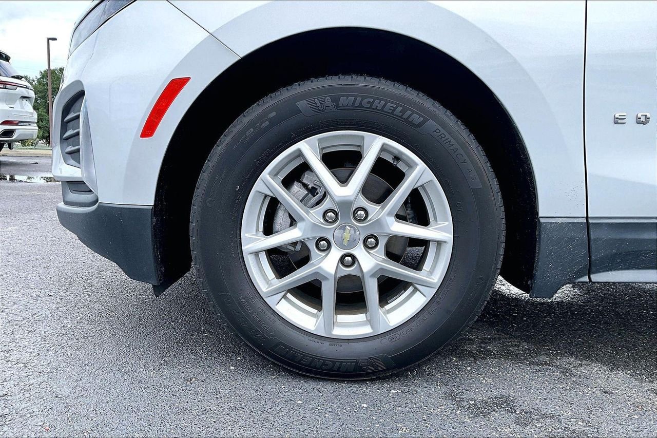 Used 2022 SILVER ICE METALLIC Chevrolet LT image 2