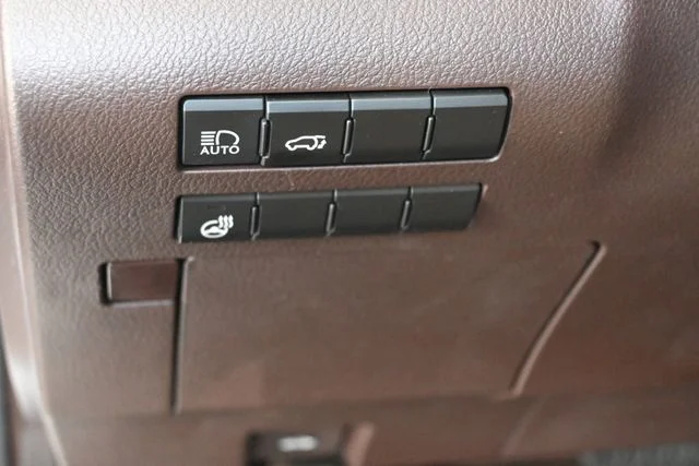 Used 2019 White Lexus 350 image 24