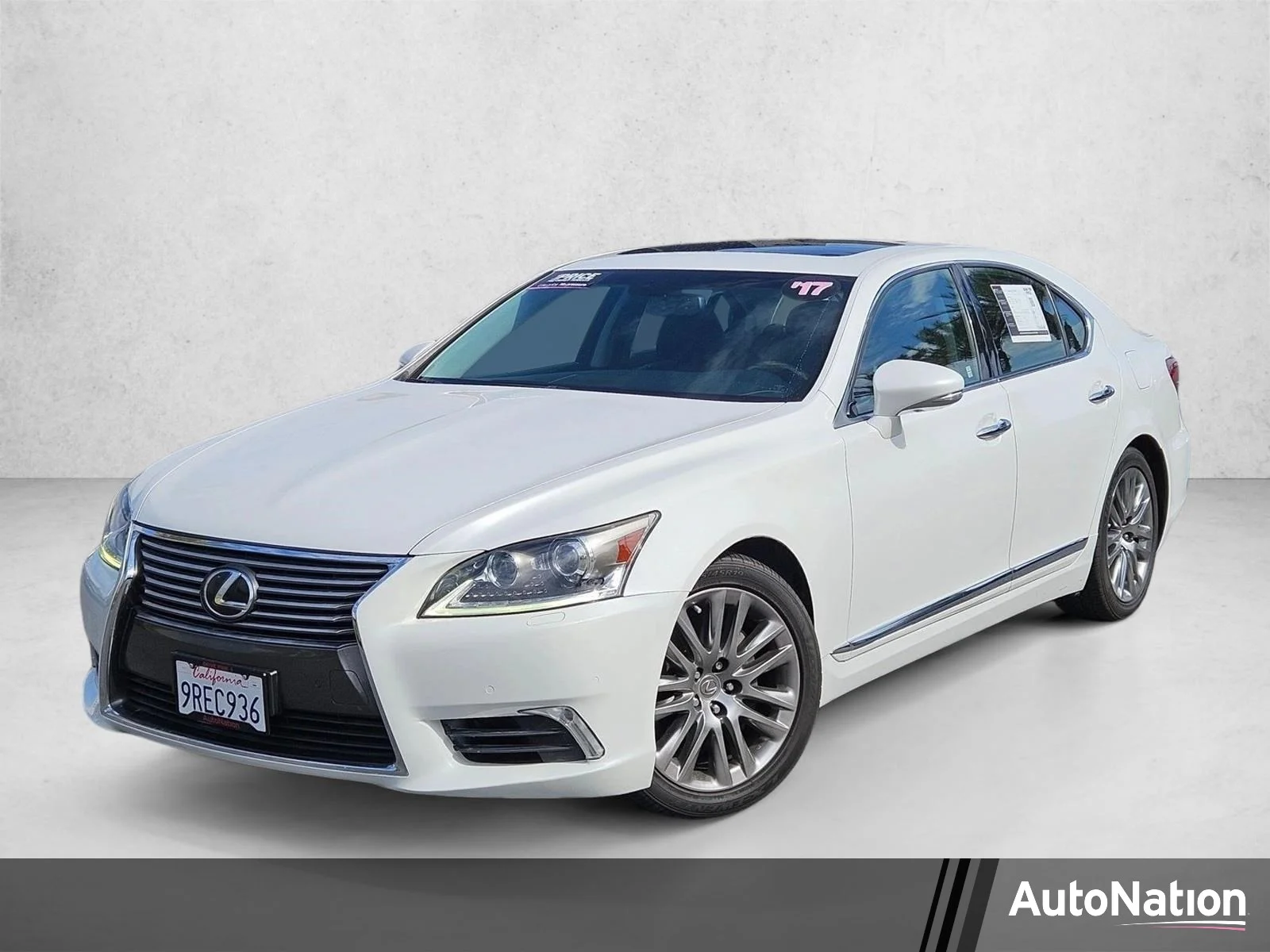 2017 Lexus LS 500 460's photo
