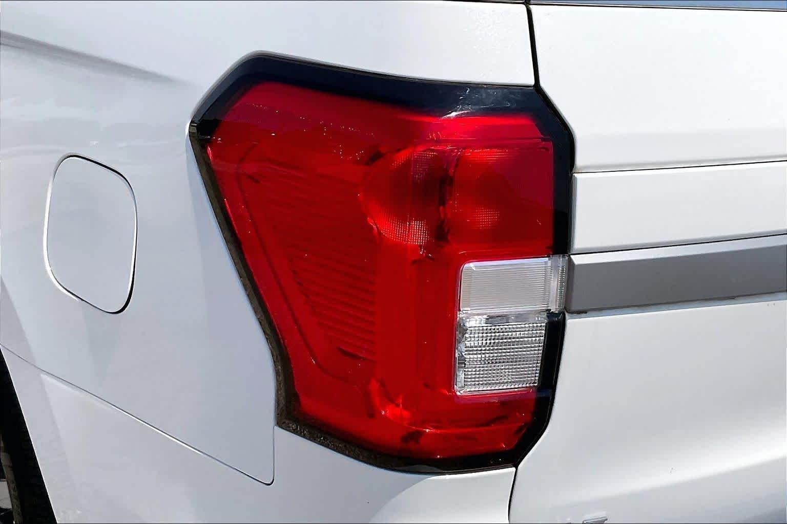 Used 2024 Star White Metallic Tri-Coat Ford XLT image 27