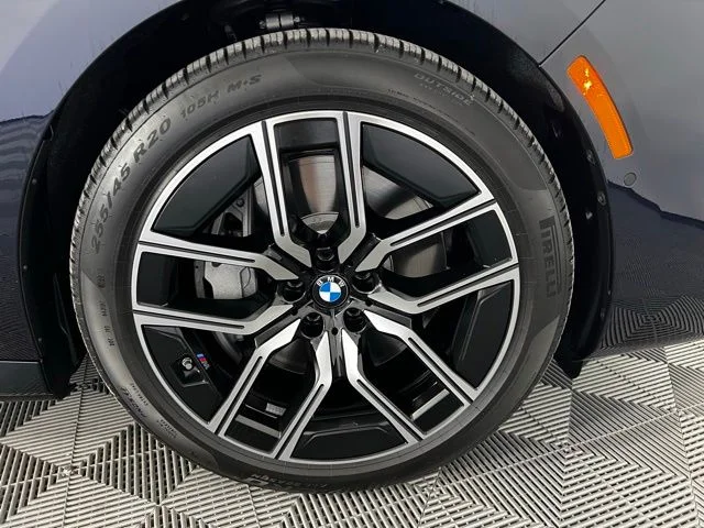 2025 BMW 7 Series 760i - Photo 45