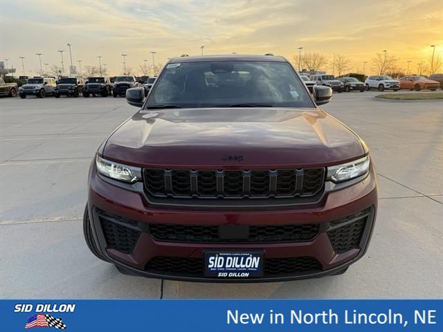 New 2026 Velvet Red Pearl-Coat Exterior Paint Jeep Altitude 4x4 image 3