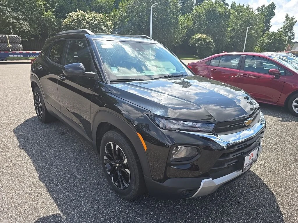 Used 2021 Black Chevrolet LT image 3