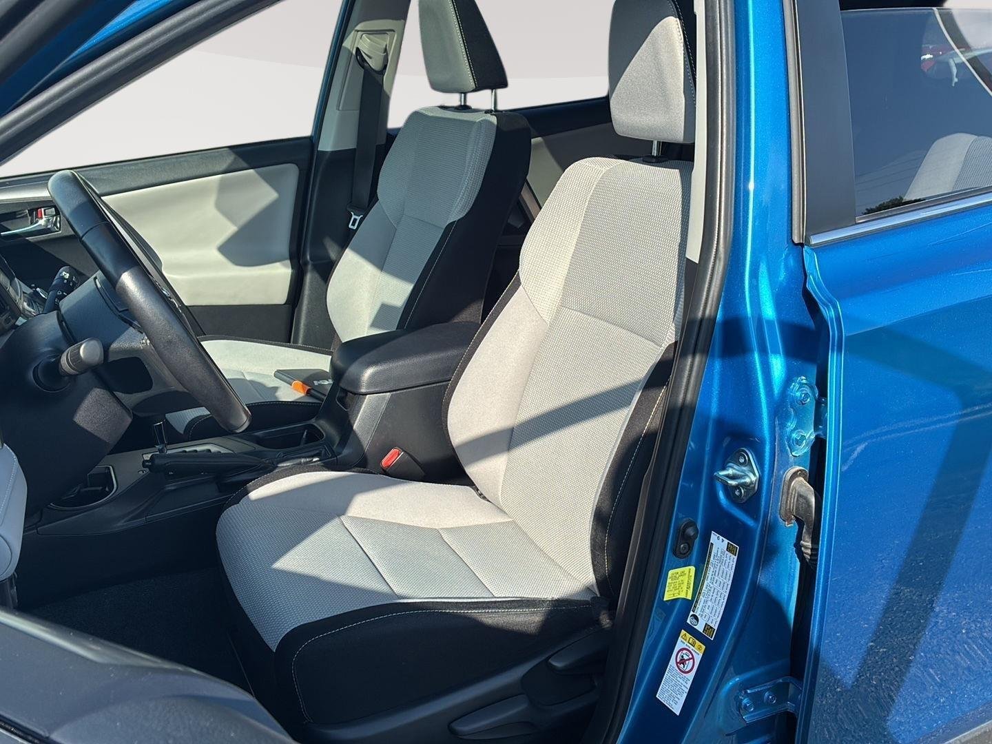 Certified Used 2018 Electric Storm Blue Toyota XLE image 3