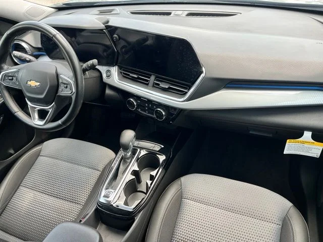 Used 2025 Gray Chevrolet LT image 17