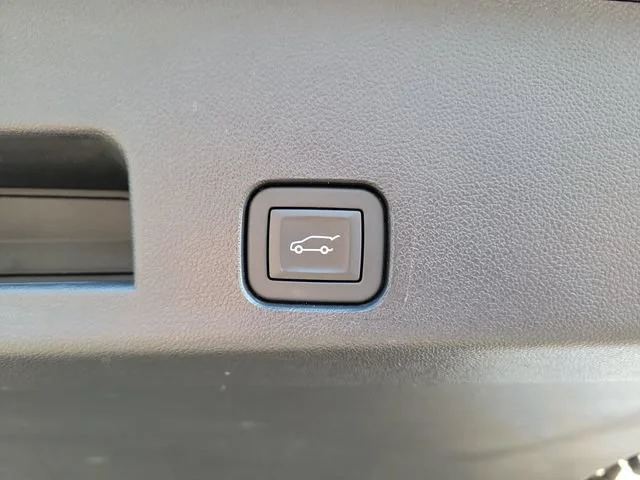 2025 Chevrolet Traverse LT - Photo 11