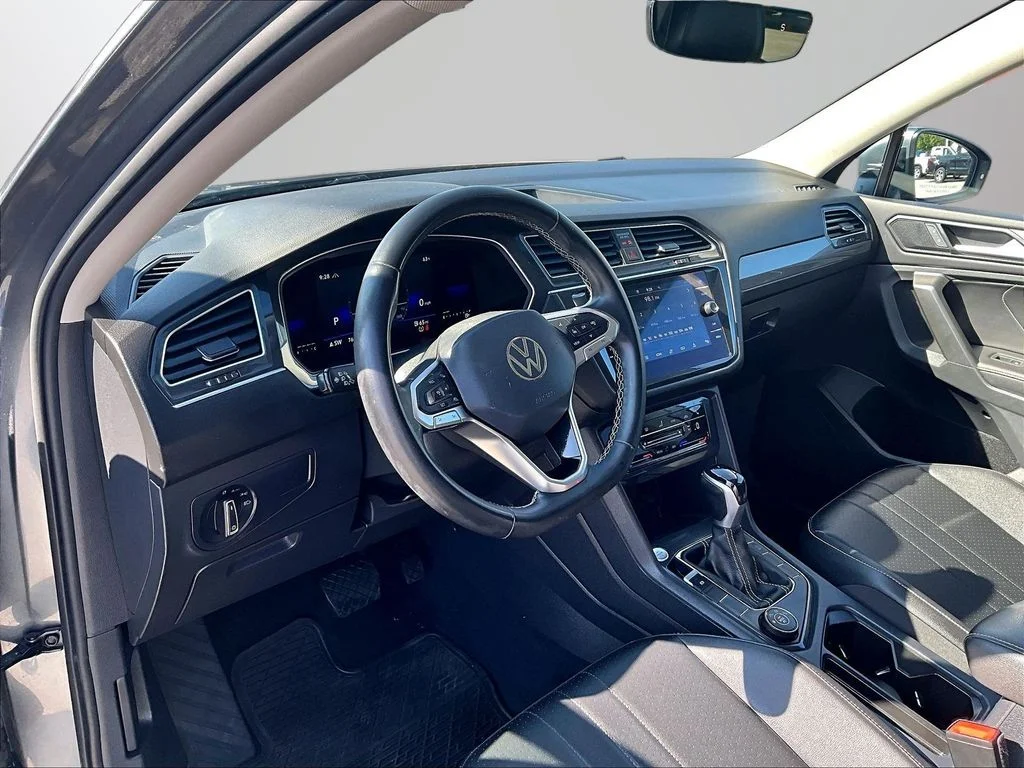 Used 2022 Gray Volkswagen 2.0T SE image 13