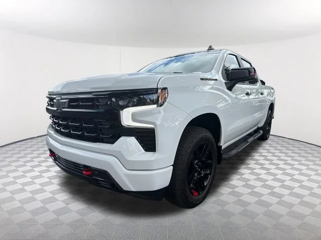 Used 2025 Summit White Chevrolet RST image 1