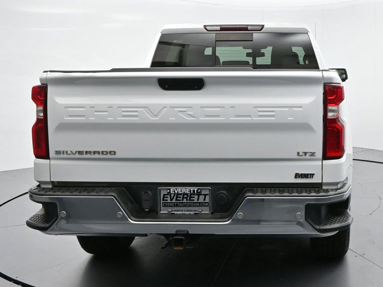 Used 2021 SUMMIT WHITE Chevrolet LTZ image 6