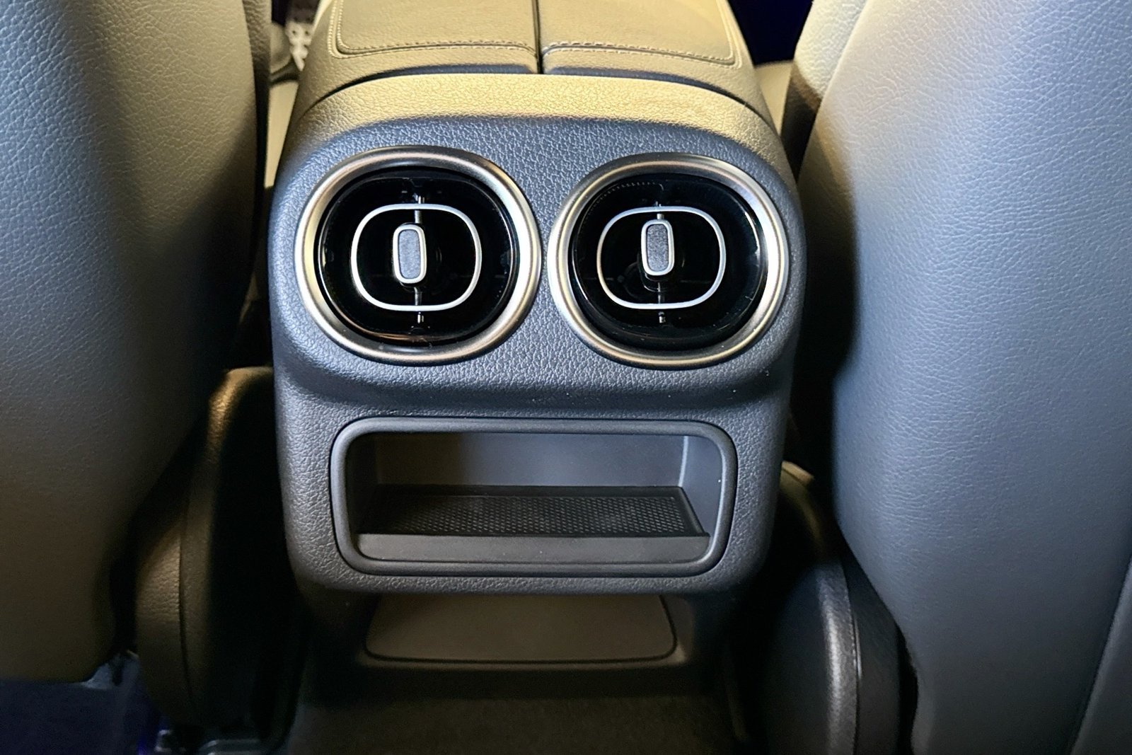 New 2026 Graphite Grey Metallic Mercedes-Benz GLC 300 image 22