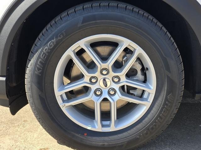New 2026 Star White Metallic Tri-Coat Ford Active image 28