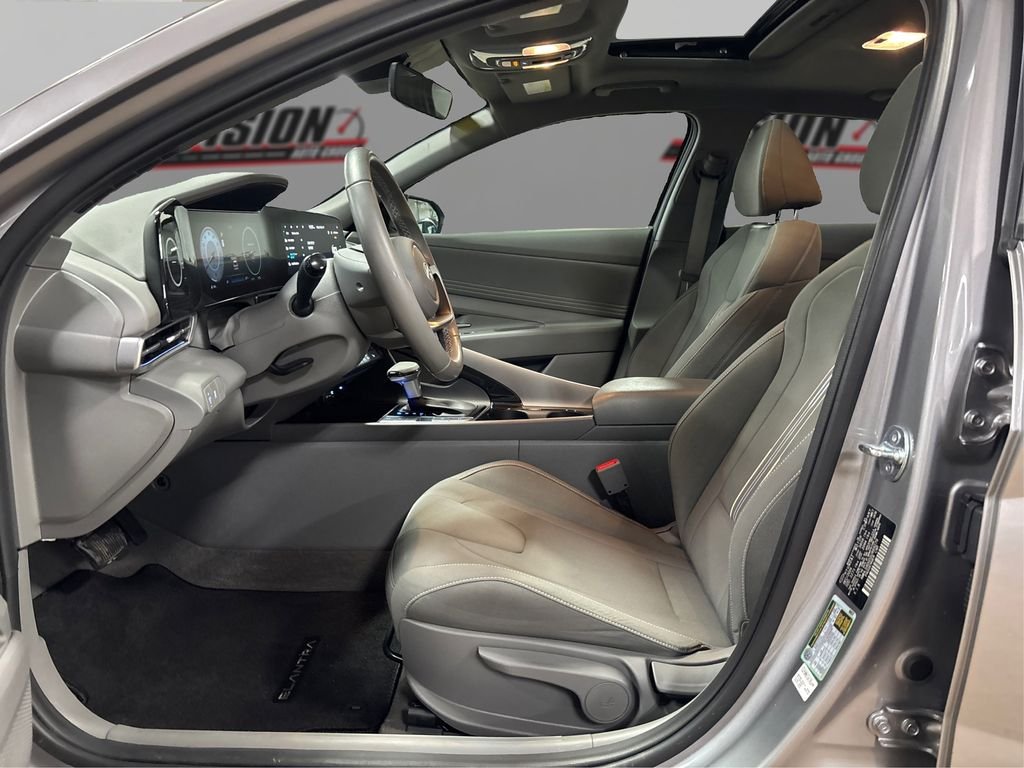 2025 Hyundai Elantra SEL - Photo 9