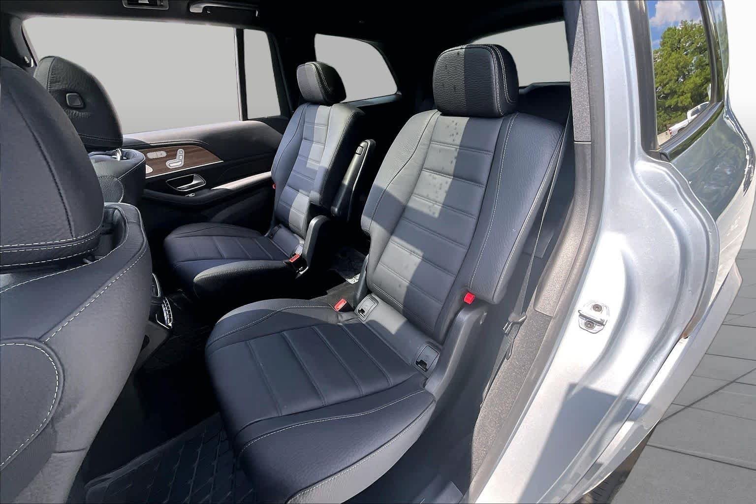 Used 2025 Cirrus Silver Metallic Mercedes-Benz GLS 580 image 21