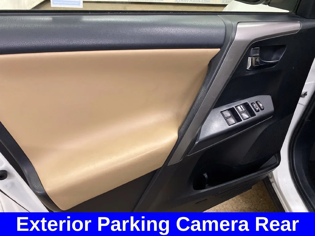 Used 2018 White Toyota XLE image 8