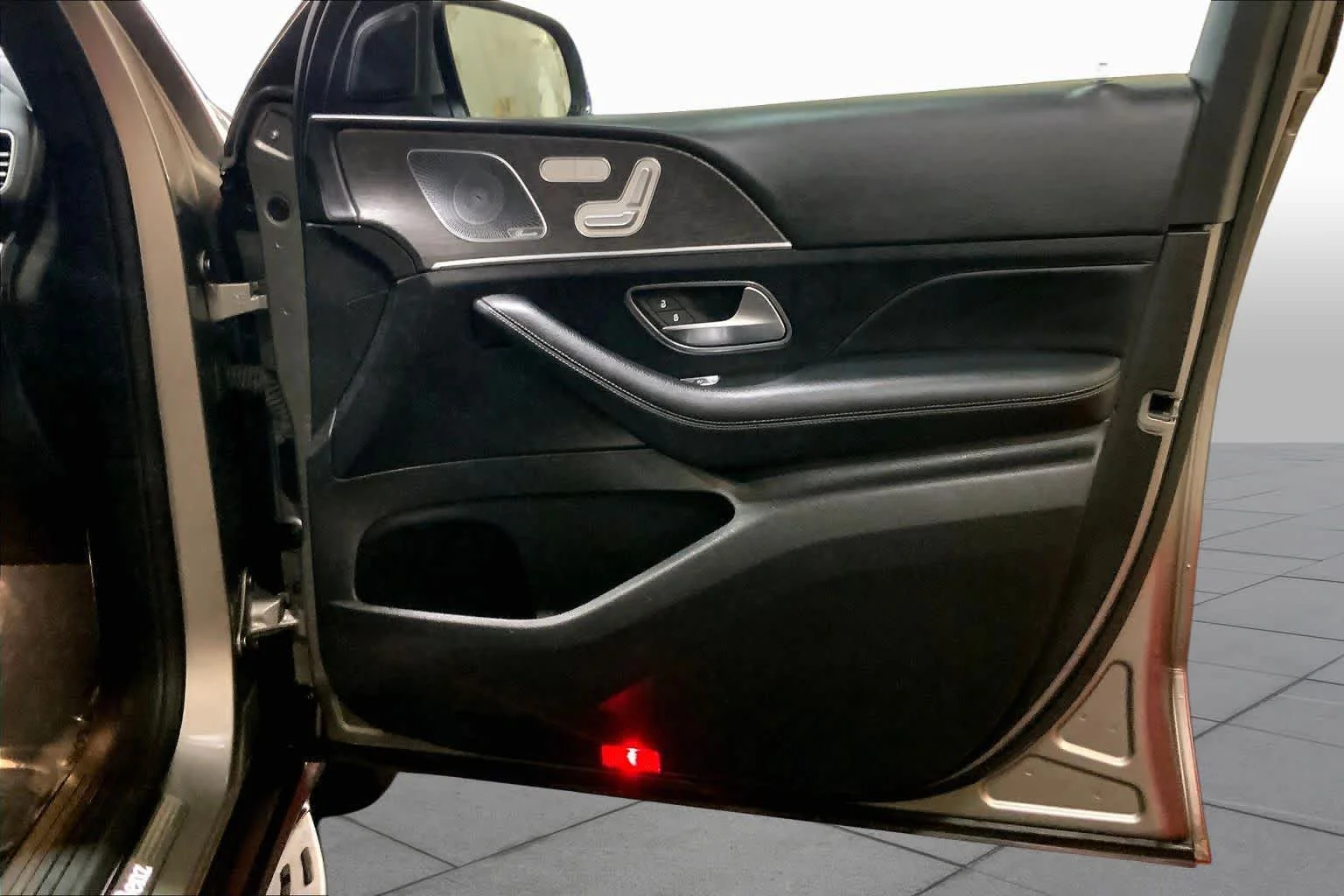 Used 2020 Mojave Silver Metallic Mercedes-Benz GLE 350 image 23