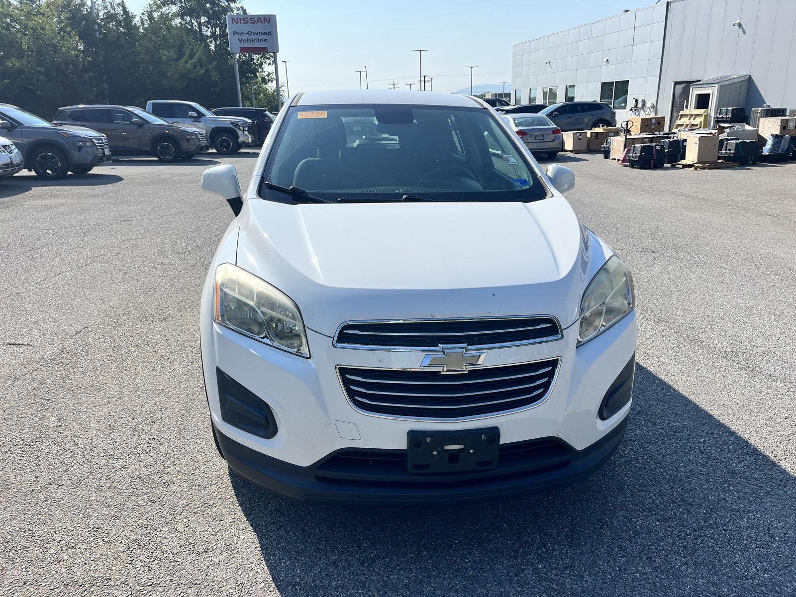 Used 2015 Summit White Chevrolet LS image 2