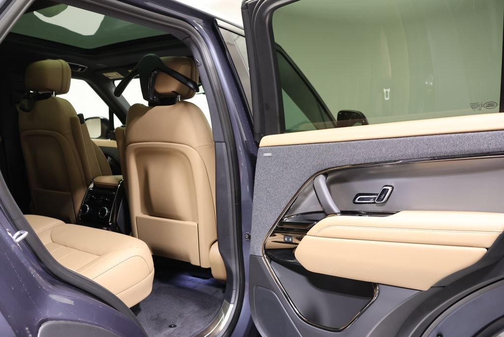 New 2026 Santorini Black LAND ROVER SE image 43