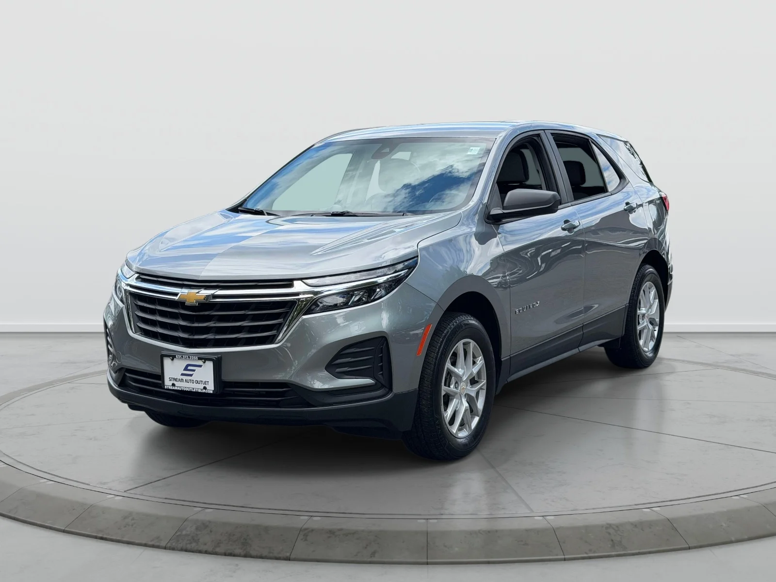 Used 2024 Gray Chevrolet LS image 3