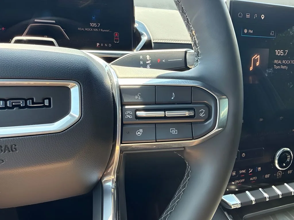 Used 2025 Blue GMC Denali image 28
