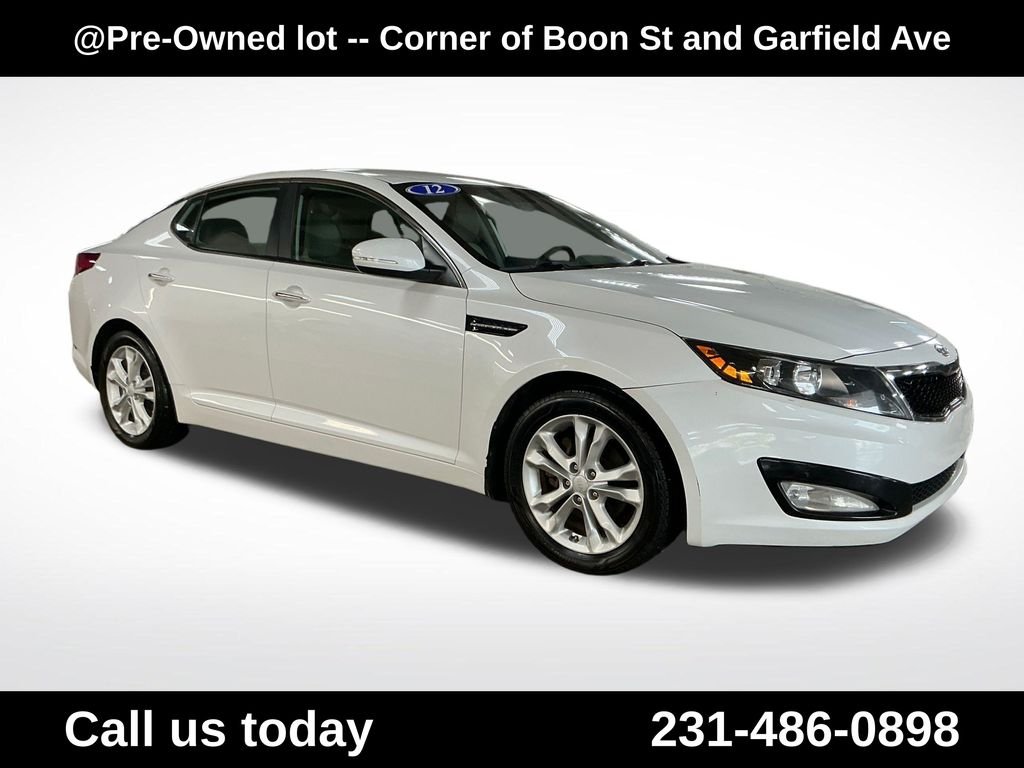 Used 2012 White Kia EX image 7