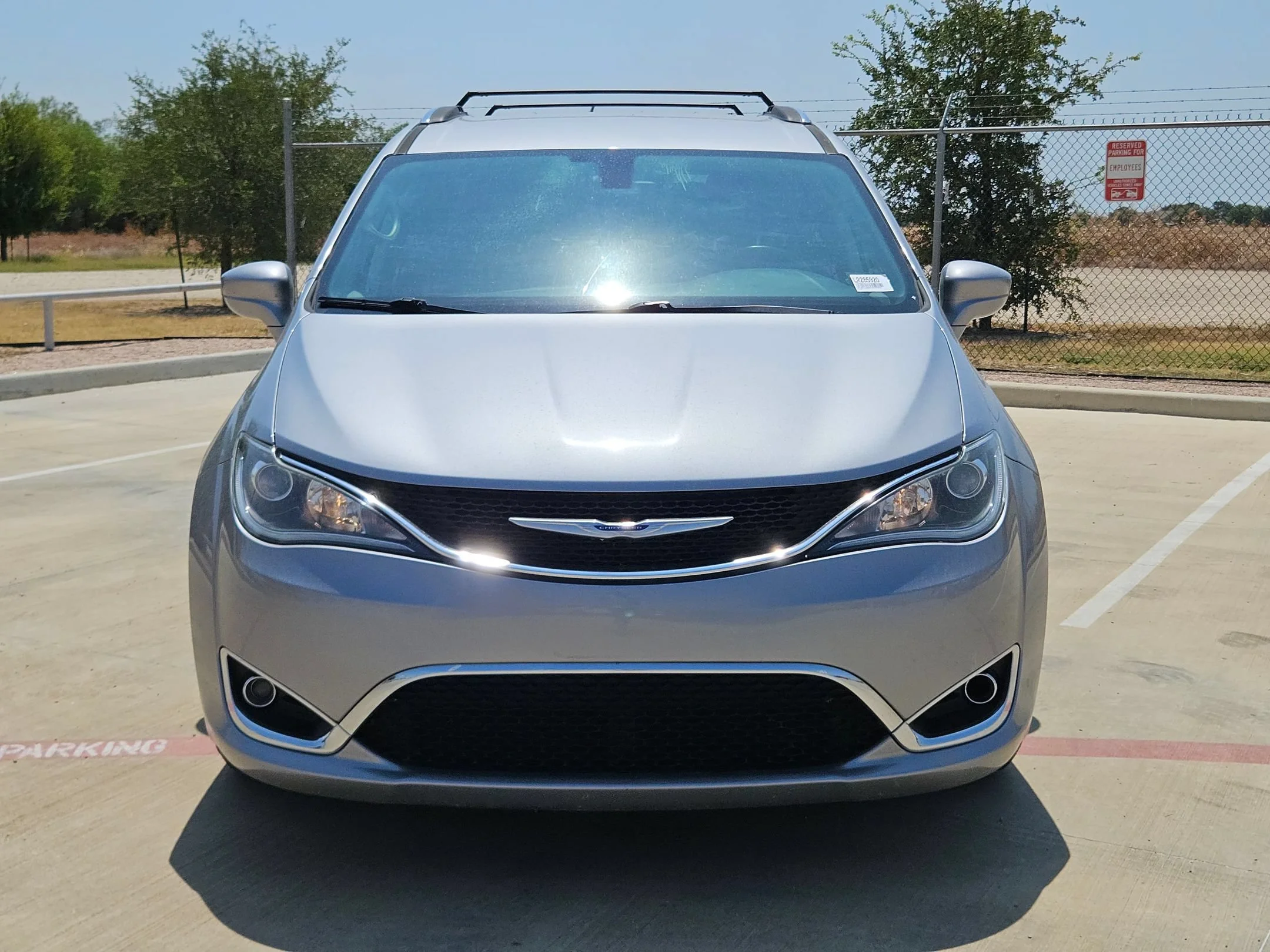 Used 2020 Silver Chrysler Touring L image 8