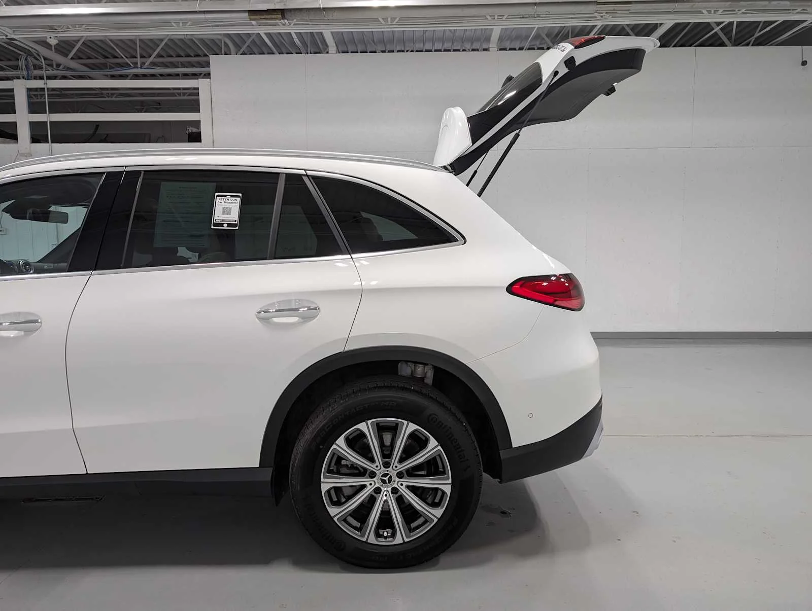 Certified Used 2026 Polar White Mercedes-Benz GLC 300 image 9