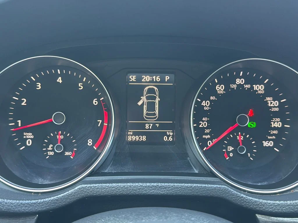 Used 2018 Black Volkswagen 2.0T SE image 26