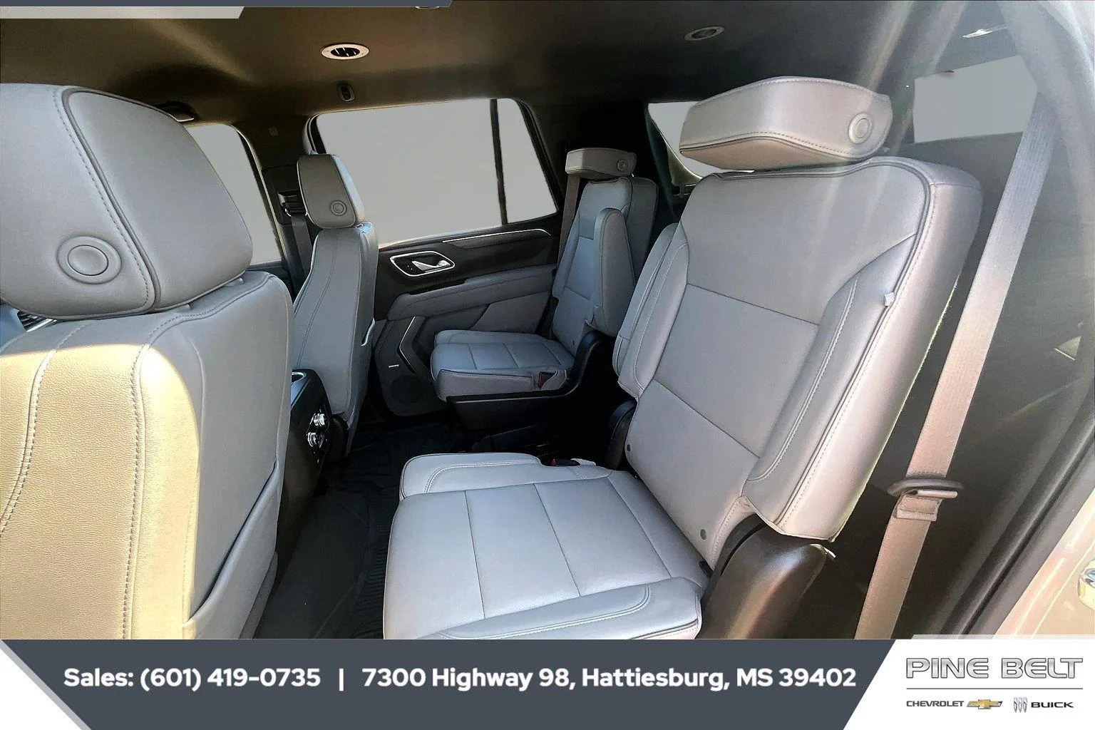 Used 2022 Pearl Beige Metallic GMC SLT image 19