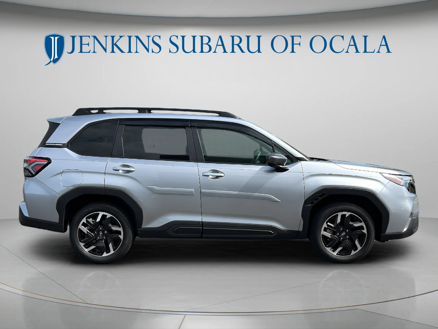 Used 2026 Ice Silver Metallic Subaru Limited image 2